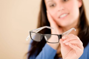 Cận thị có tự khỏi được không? Phương pháp điều trị hiệu quả nhất